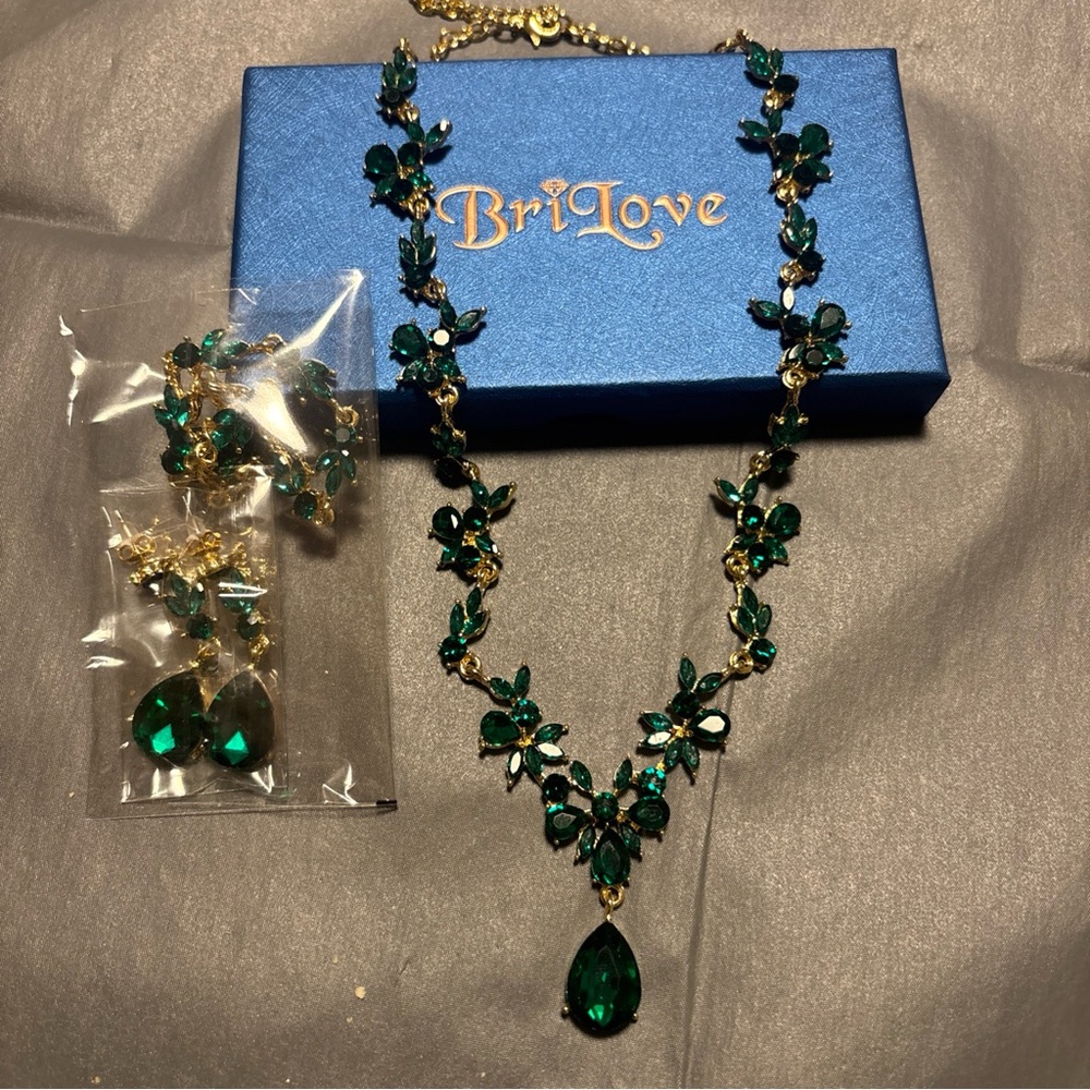 Emerald Green and Gold Floral Necklace Set